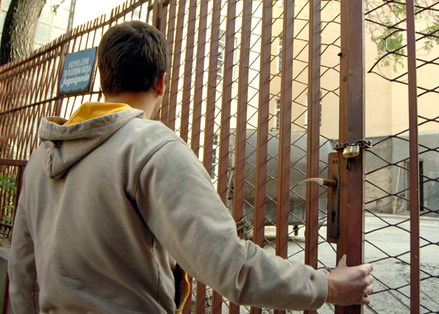 ГАСЕ СЕ НЕАКТИВНЕ ФИРМЕ: Катанац за 22.400 предузећа